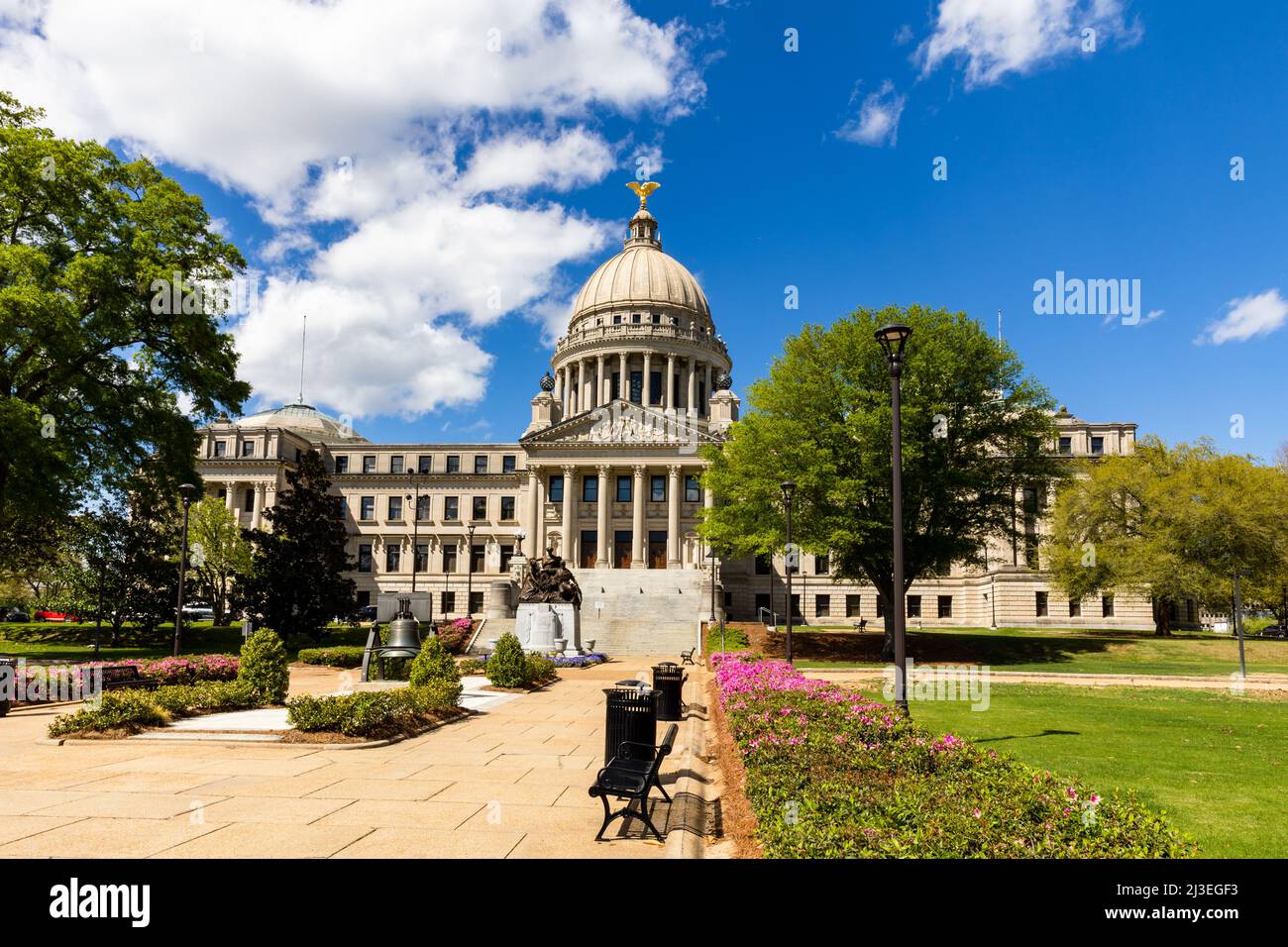 Jackson, MS - 7 aprile 2022: Il Campidoglio del Mississippi a Jackson, MS Foto Stock