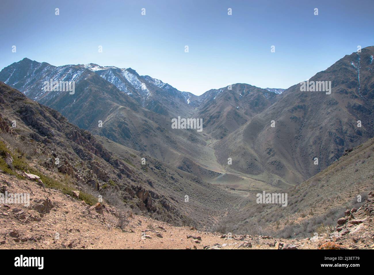 Splendidi paesaggi delle montagne, una vista mozzafiato delle rocce rosso-arancio. Foto Stock