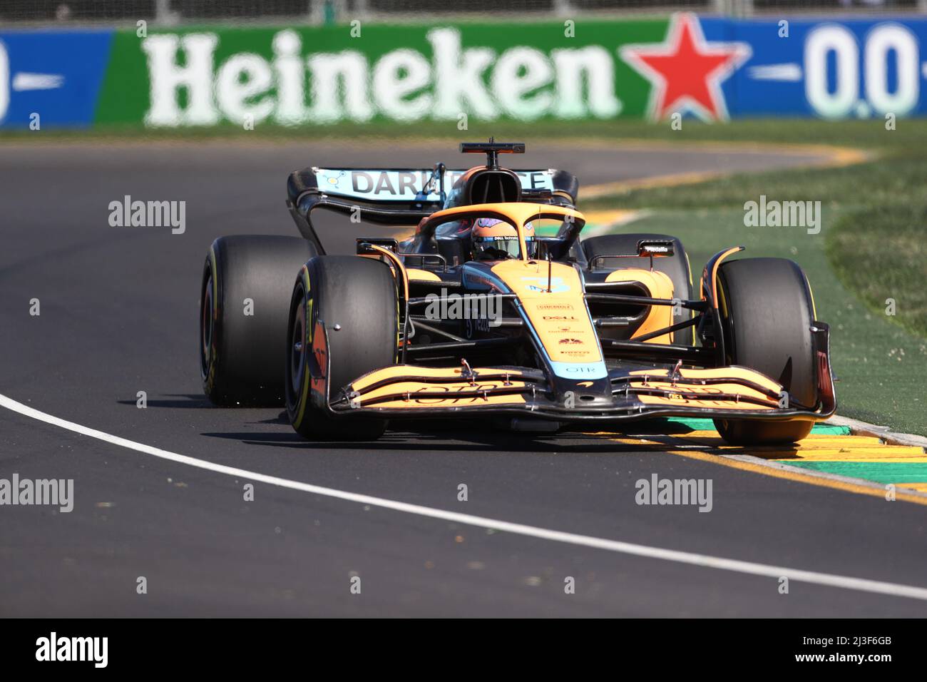 Albert Park, Melbourne, Victoria, Australia. 08th Apr 2022. FIA Formula uno World Championship 2022 - Formula uno Rolex Australian Grand Prix - Daniel Ricciardo (Australia ) Racing per il Team McLaren-F1 2022 alla guida della (3) Mercedes MCL36 durante le prove di gara tre del FIA Formula uno World Championship-Image Credit: brett keating/Alamy Live News Foto Stock