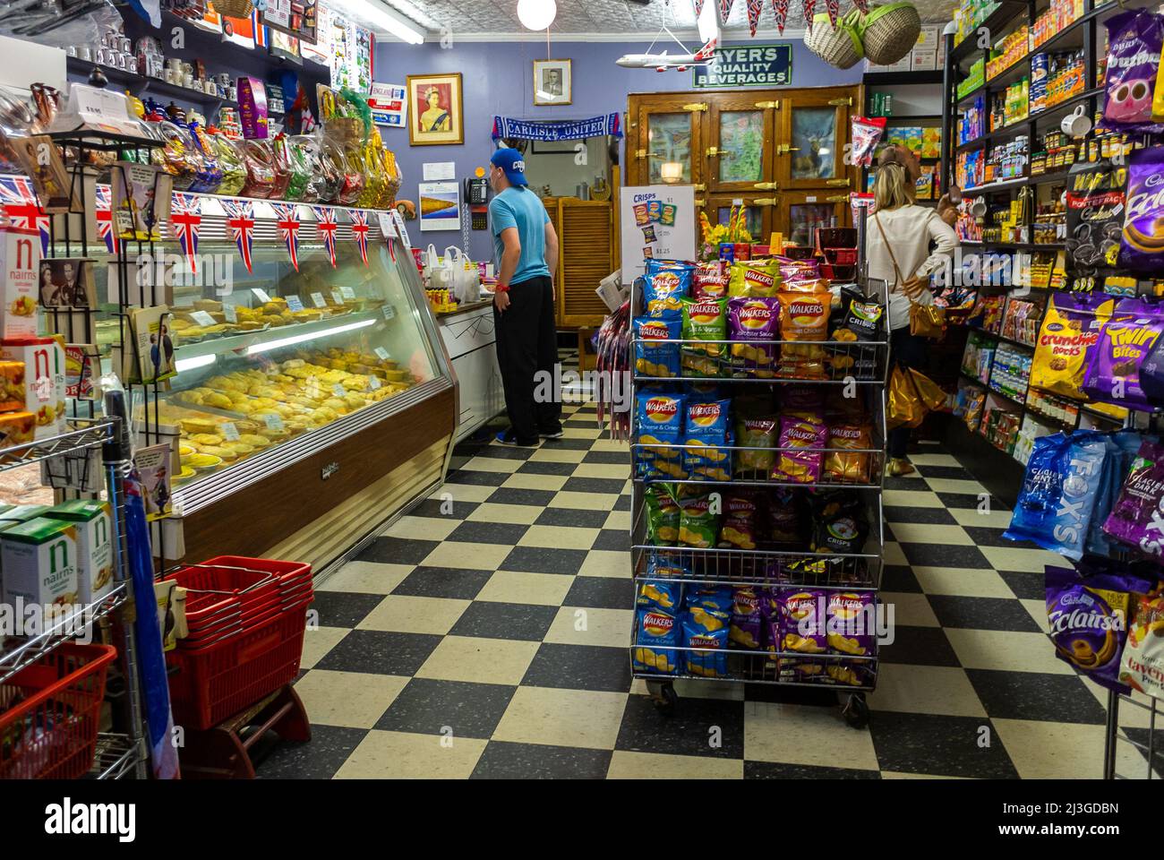 New York, New York, Stati Uniti, Vista all'interno, gastronomia inglese tradizionale, negozio di specialità gastronomiche Myers of Keswick » People, Man Shopping, gastronomia newyorkese, zona commerciale con cibo lavorato, negozi di quartiere Foto Stock