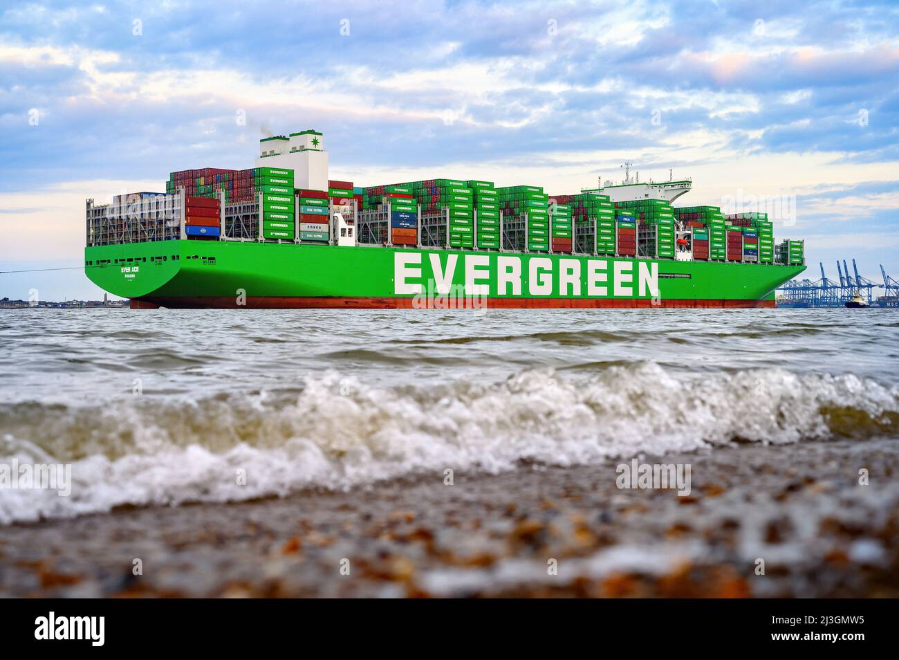 Ever Ace (Evergreen), il vettore di container ultra-grande al porto di Felixstowe - Gennaio 2022. Foto Stock