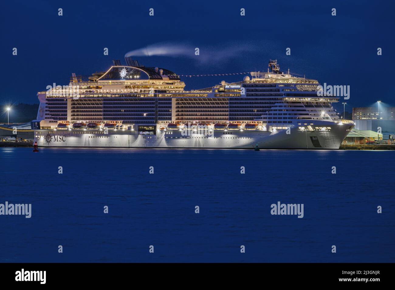 MSC Virtuosa è una nave da crociera gestita da MSC Cruises - Maggio 2021  Foto stock - Alamy