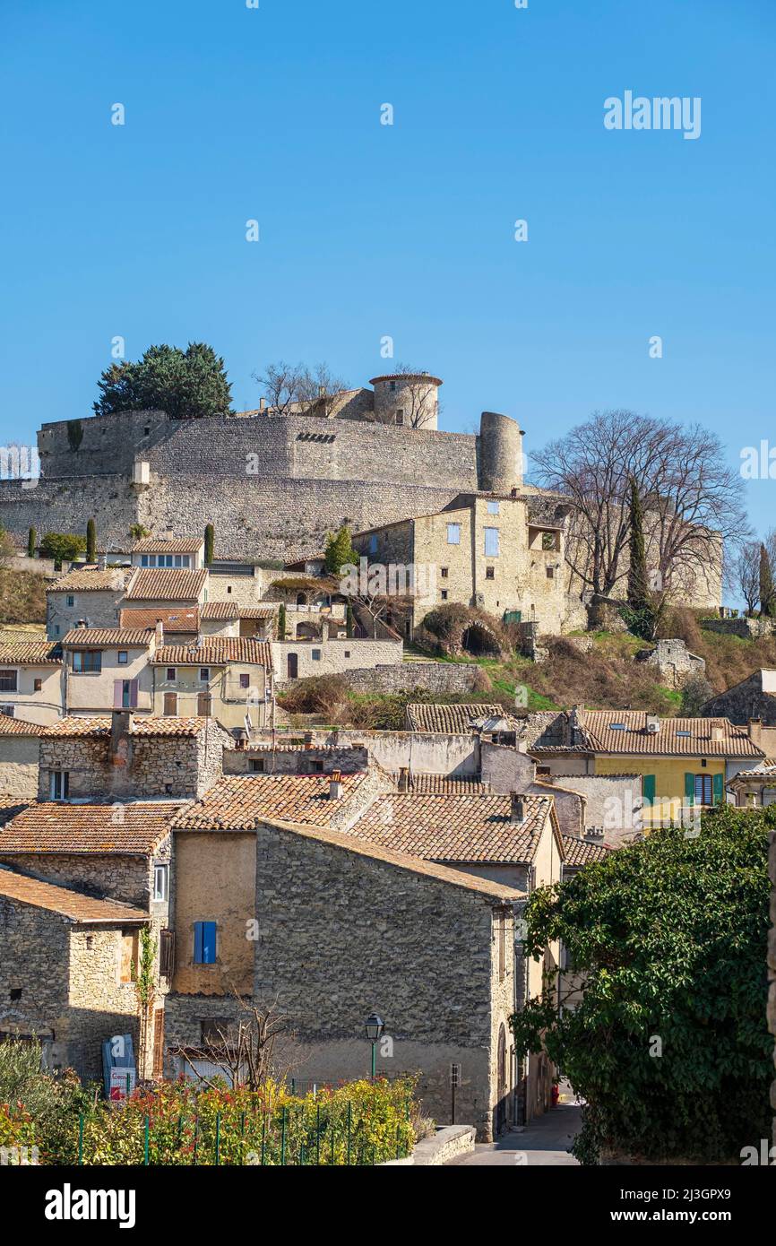 Francia, Alpes-de-Haute-Provence, Mane, villaggi e città di carattere etichetta, villaggio dominato da una cittadella medievale del 12th secolo Foto Stock