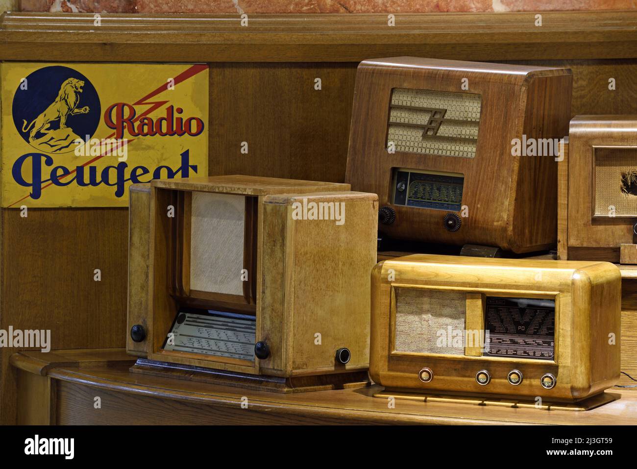 Francia, Doubs, Sochaux, Musee de l Aventure Peugeot, Peugeot TSF radio Foto Stock