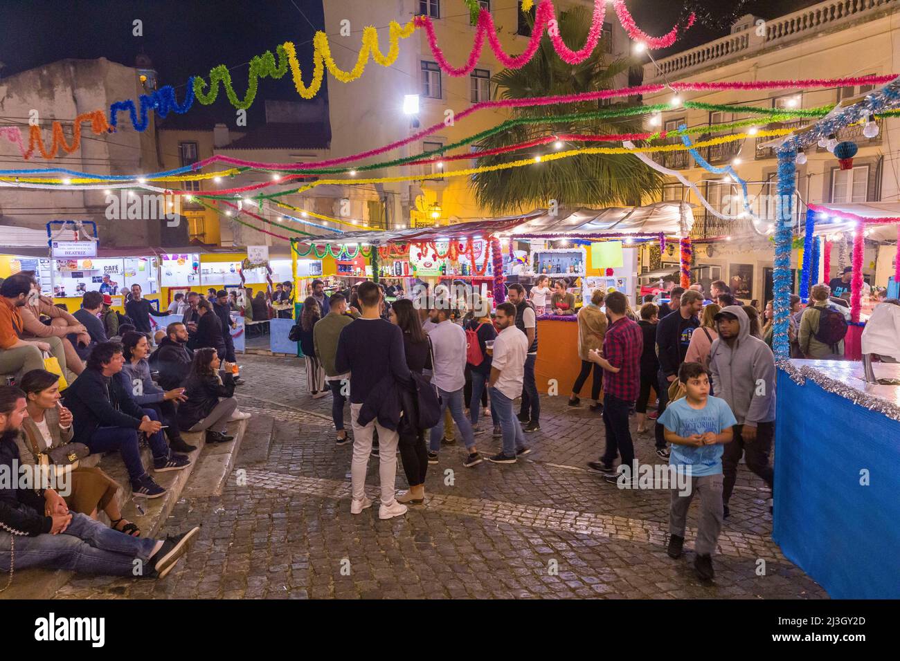 Portogallo, Lisbona, distretto di Alfama, durante le Festas dos Santos Populares, (Festival dei Santi popolari) Foto Stock
