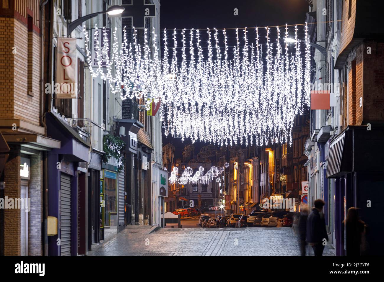 Francia, Normandia, Eure, Valle del Risle, Pont-Audemer, Etichettato il Detours più bello di Francia, soprannominato la piccola Venezia di Normandia, luci di Natale per le strade Foto Stock