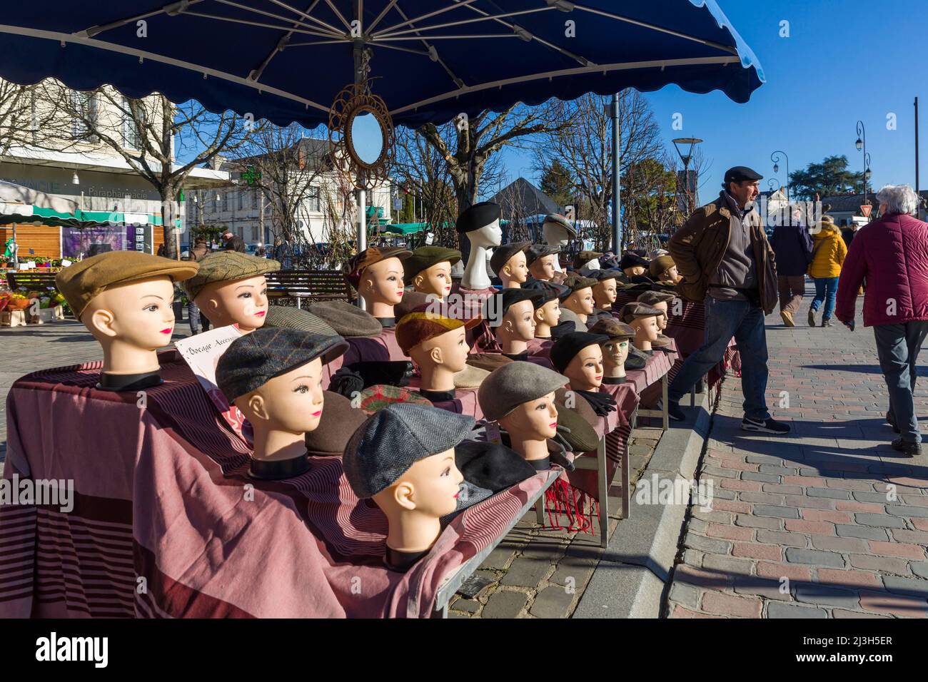 Francia, Indre et Loire, Loches, sul mercato, cap seller Foto Stock