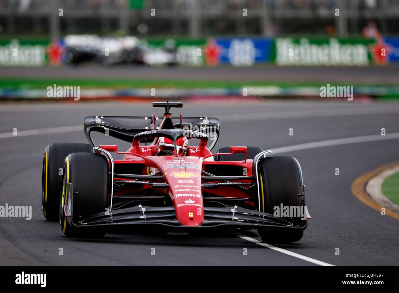 Melbourne, Australia. 08th Apr 2022. Charles Leclerc (MCO) del team Ferrari nel corso del FP2 al Gran Premio di Formula uno australiano sul circuito Albert Park Grand Prix nel 8. Aprile, 2022. Credit: Corleve/Alamy Live News Foto Stock