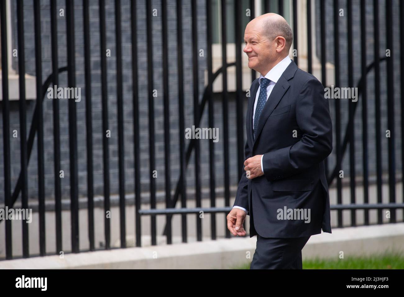 08/04/2022. Londra, Gran Bretagna il Cancelliere tedesco OLAF Scholz incontra il primo ministro britannico Boris Johnson a Downing Street per un colloquio sull'attuale crisi Ucraina con la Russia. Foto di Ray Tang. Foto Stock