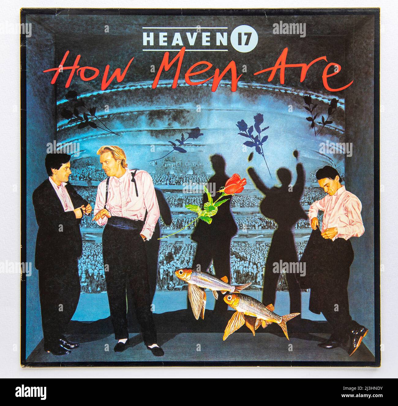 Copertina LP di How Men are, il terzo album in studio della band di Sheffield Heaven 17, uscito nel 1984. Foto Stock