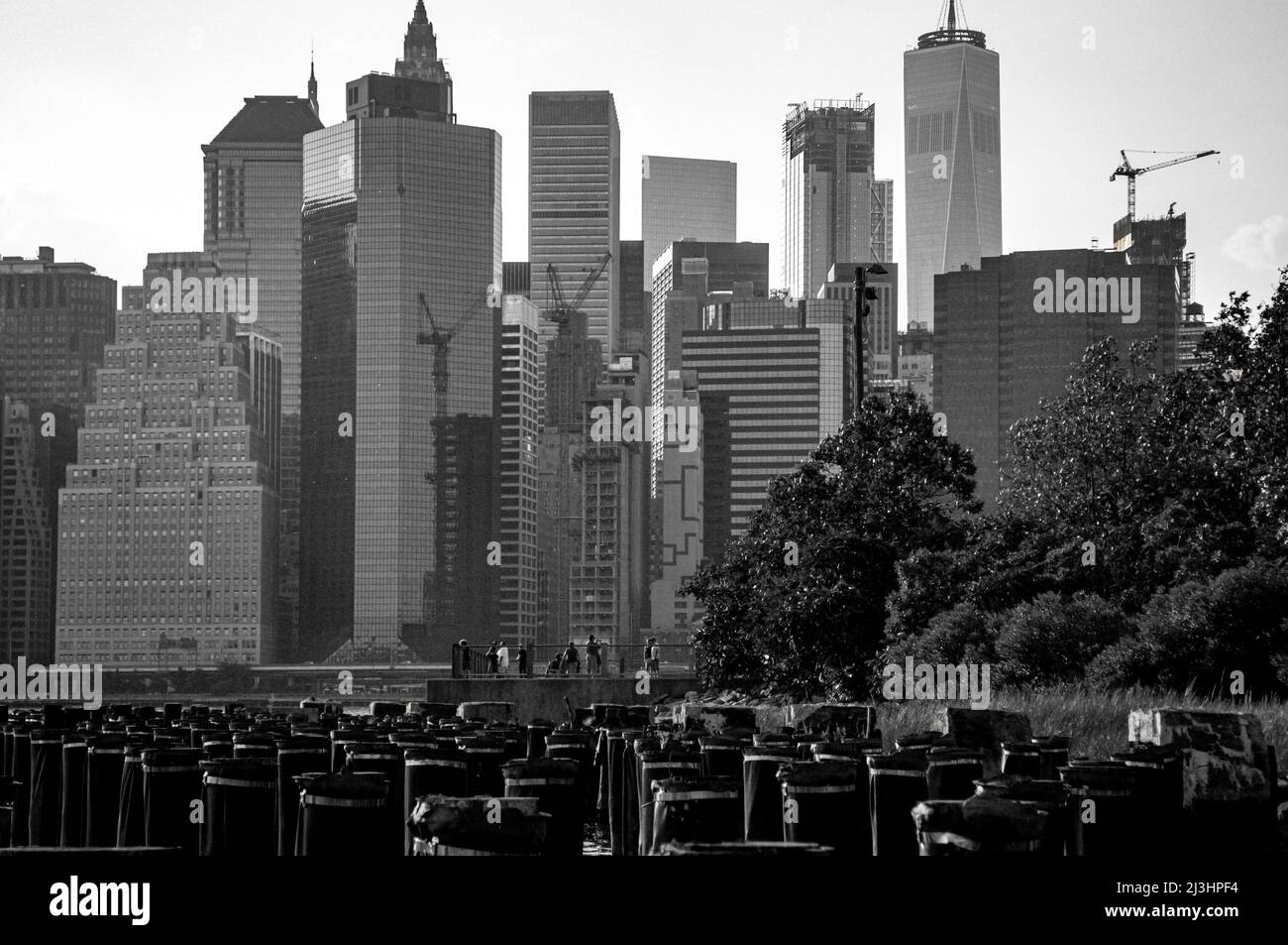 Brooklyn Heights, New York City, NY, USA, Pillars of Love e lo skyline di Lower Manhattan sullo sfondo Foto Stock