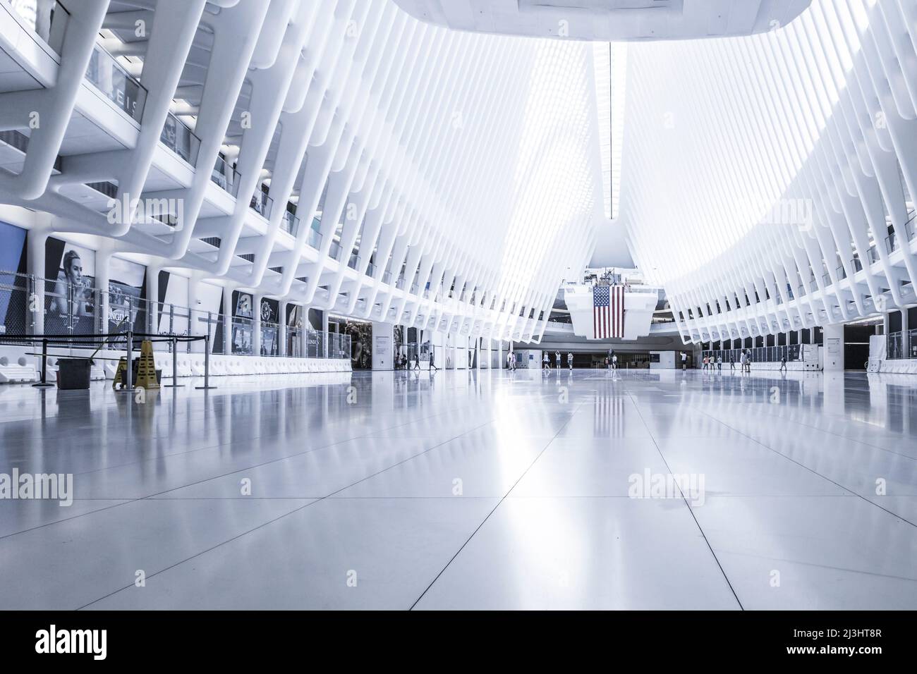 49 Street, New York City, NY, USA, World Trade Center Transportation Hub o Oculus progettato dall'architetto Santiago Calatrava nel Financial District Inside Foto Stock