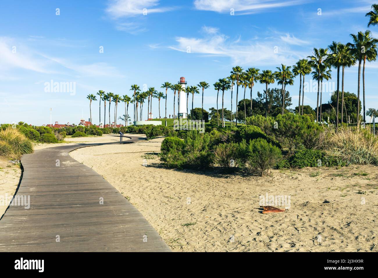 Faro con palme a Long Beach, California, USA Foto Stock