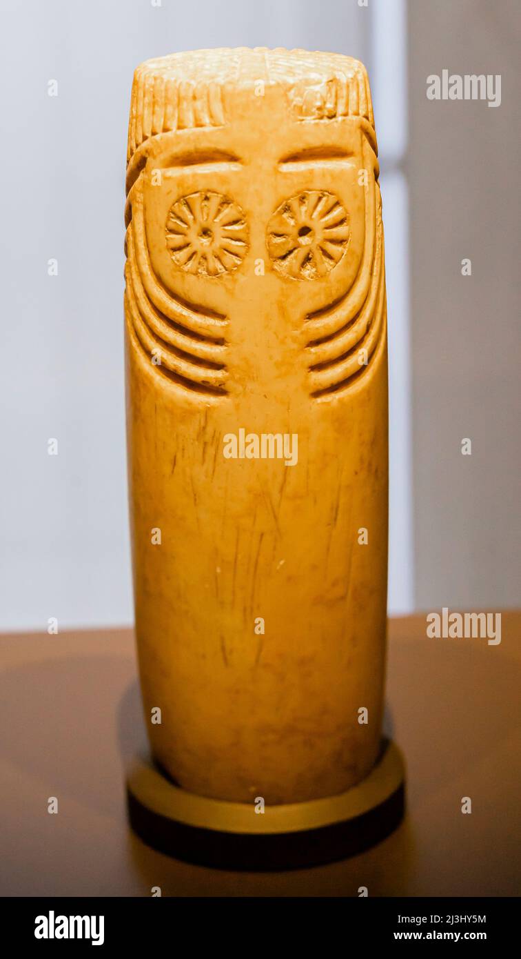 Extremaduran eye idol - scultura preistorica, statua - periodo calcolitico. Museo Archeologico Nazionale di Madrid Foto Stock