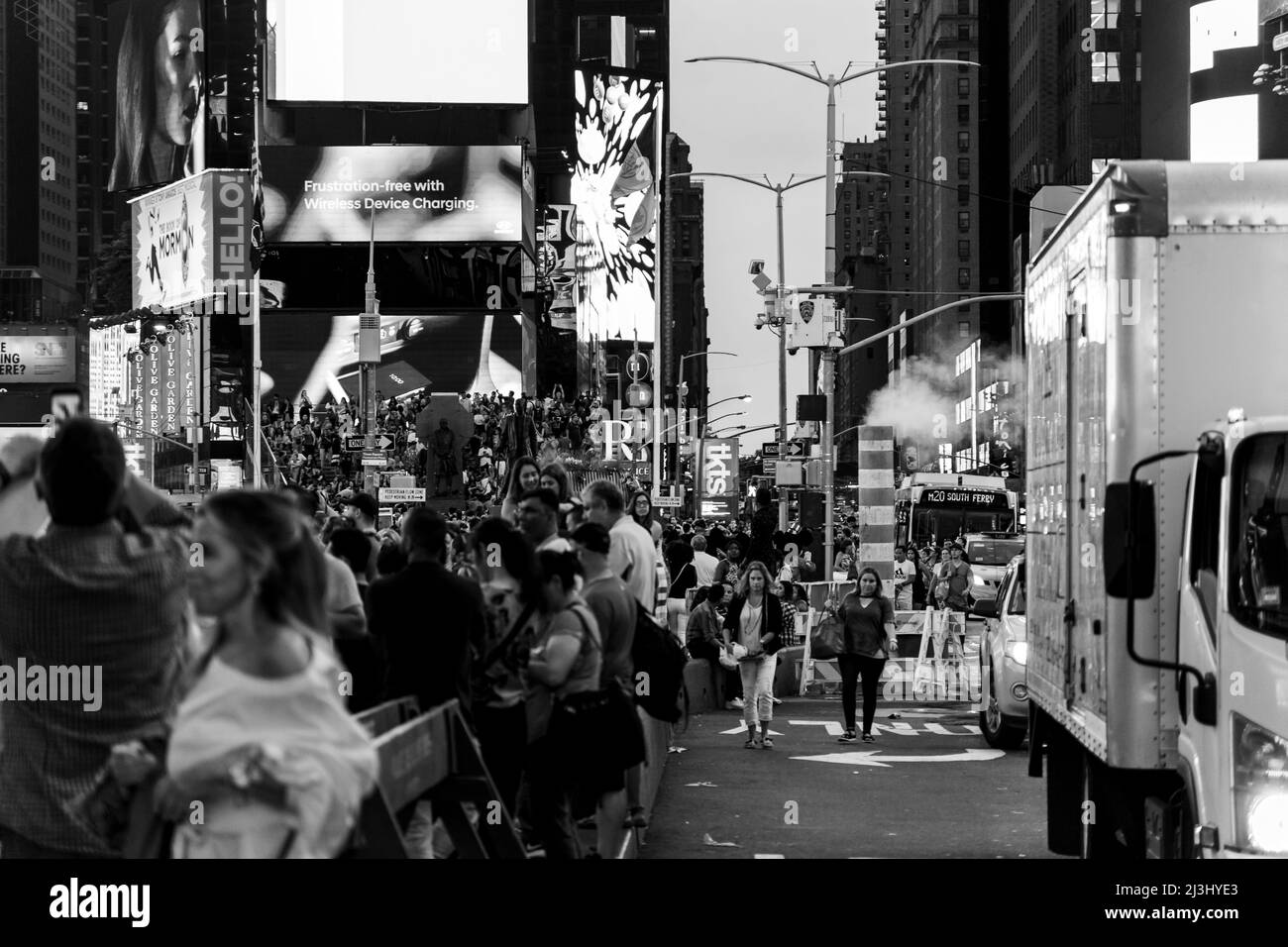 Theatre District, New York City, NY, USA, Traffic e People at Times Square Foto Stock