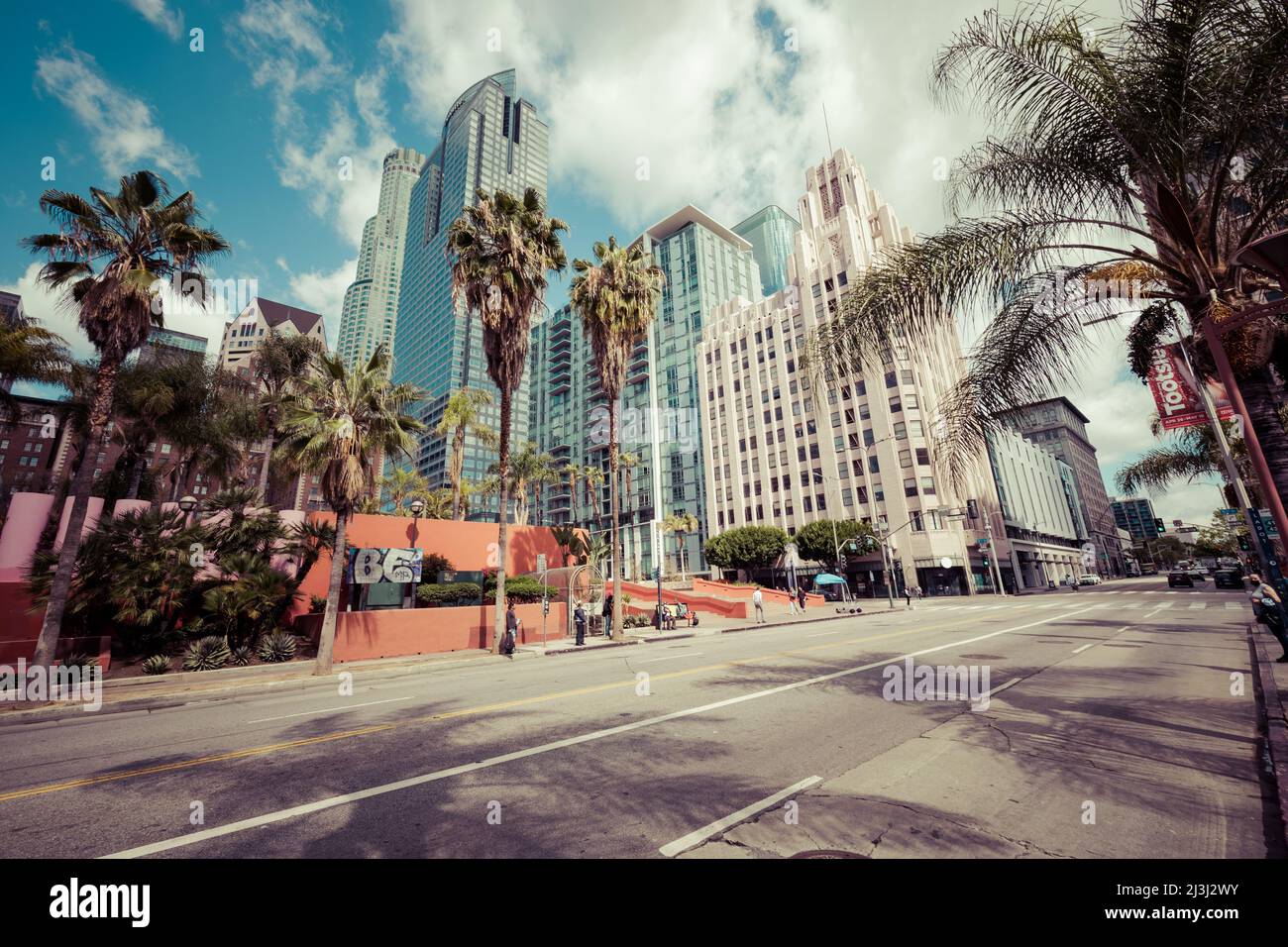 Skyline di edifici nel quartiere finanziario del centro di Los Angeles, California, Stati Uniti. Foto Stock
