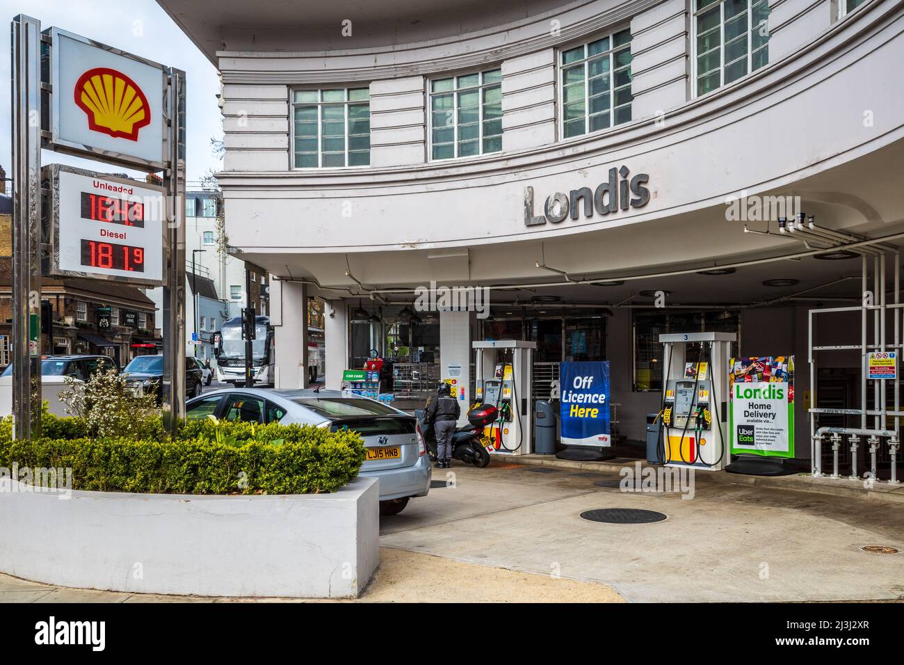 Stazione di servizio City Center - Garage City Center - Stazione di servizio Urban - Stazione di servizio Shell a Dorset House su Marylebone Road, nel centro di Londra. Foto Stock