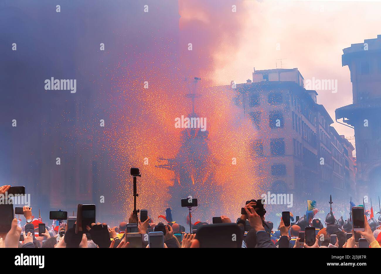 Fuochi d'incendio, esplosione del festival cart, Piazza del Duomo, Firenze, Toscana, Italia Foto Stock
