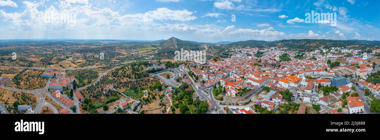 Vista aerea della città portoghese Portalegre Foto Stock