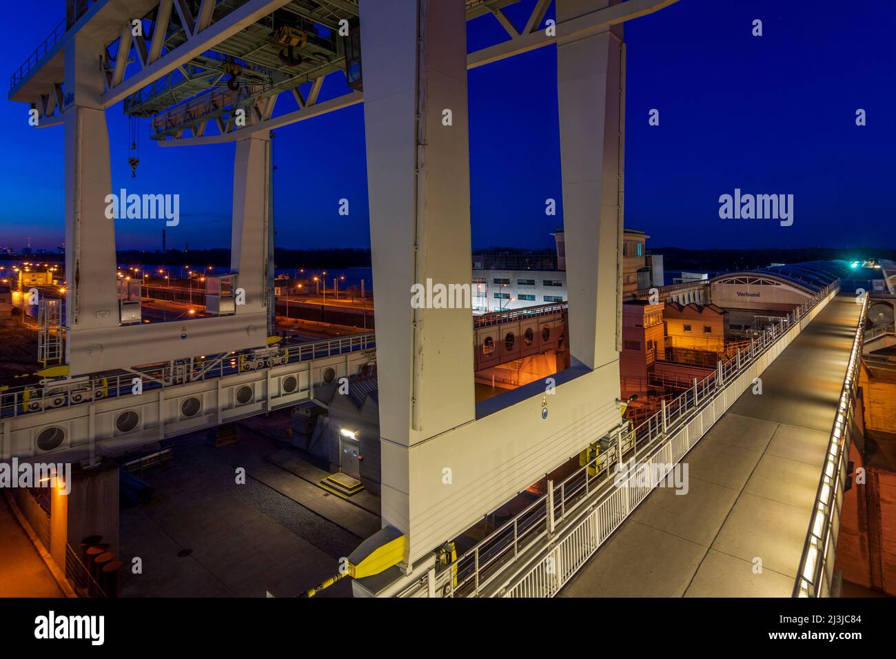 Vienna, Freudenau Water Power Station, fiume Donau nel 02. Distretto Leopoldstadt, Austria Foto Stock