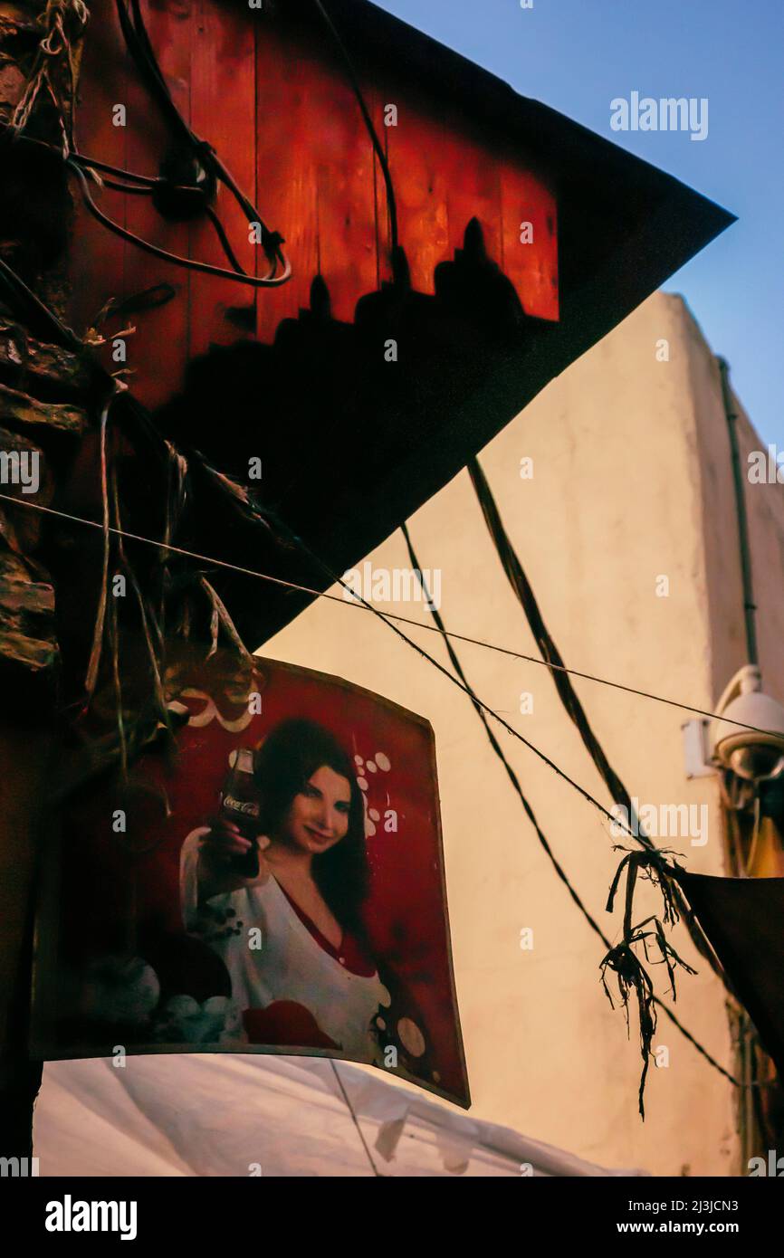 Bazaar, vicolo, Pubblicità, Città, Medina, Fez, Maghreb, Marocco, Africa Foto Stock