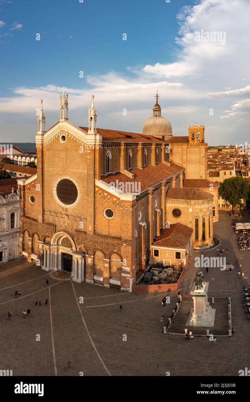 La Basilica dei Santi Giovanni e Paolo, conosciuta in veneziano come San Zanipolo. Una chiesa nel Castello sestiere di Venezia. Foto Stock