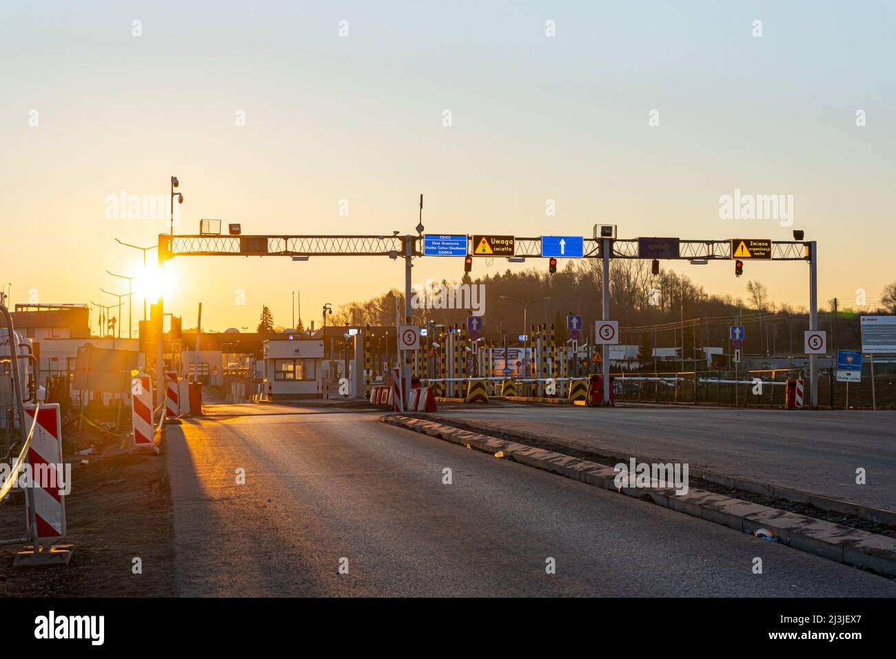 Medyka, Polonia, 17 marzo 2022: Un passaggio di frontiera terrestre tra Ucraina e Polonia. Punto di controllo del confine Medyka-Shehyni Foto Stock