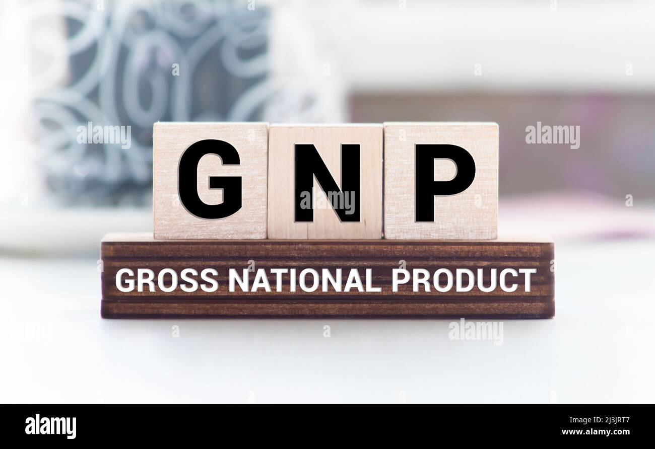 PNL prodotto nazionale lordo segno su cubi di legno colorati. Foto Stock