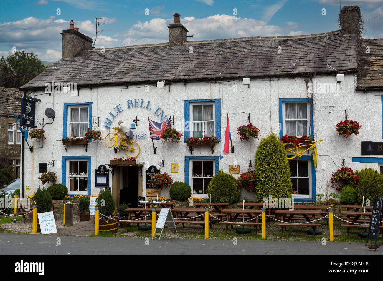Regno Unito, Inghilterra, Kettlewell, Yorkshire. Blue Bell Inn, pub e ristorante. Foto Stock