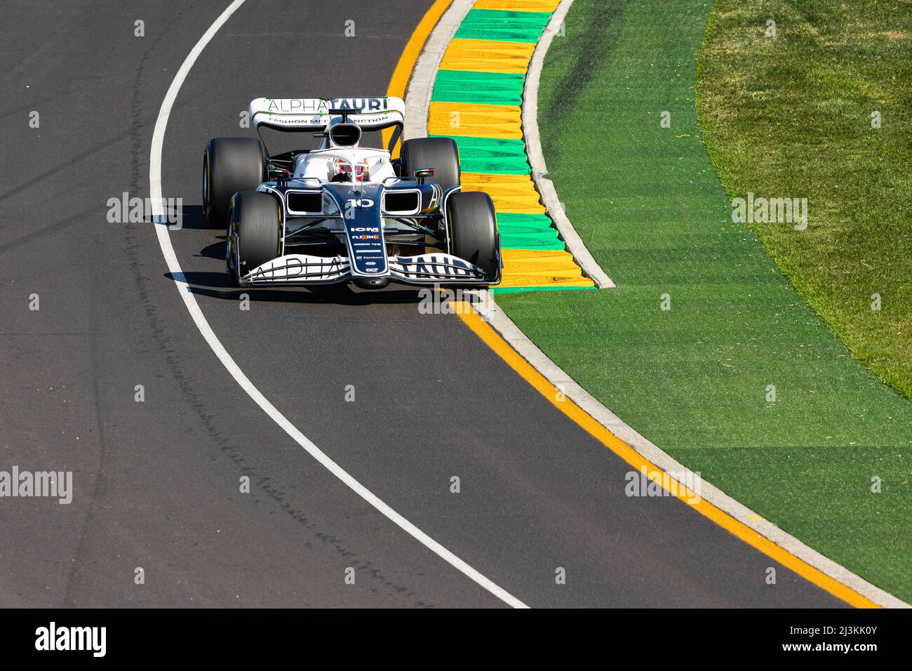 Melbourne, Australia. 08th Apr 2022. Pierre Gasly di Francia guida la Scuderia AlphaTauri numero 10 AT03 durante la pratica davanti al Gran Premio d'Australia 2022 al circuito Albert Park Grand Prix. Credit: SOPA Images Limited/Alamy Live News Foto Stock