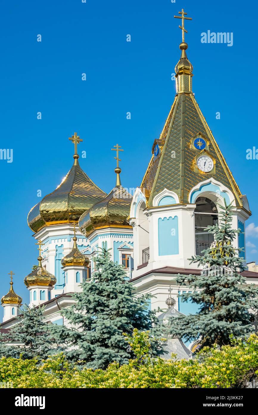 Il monastero ornato di Ciuflea a Chisinau, Moldavia, in una giornata di sole. Foto Stock