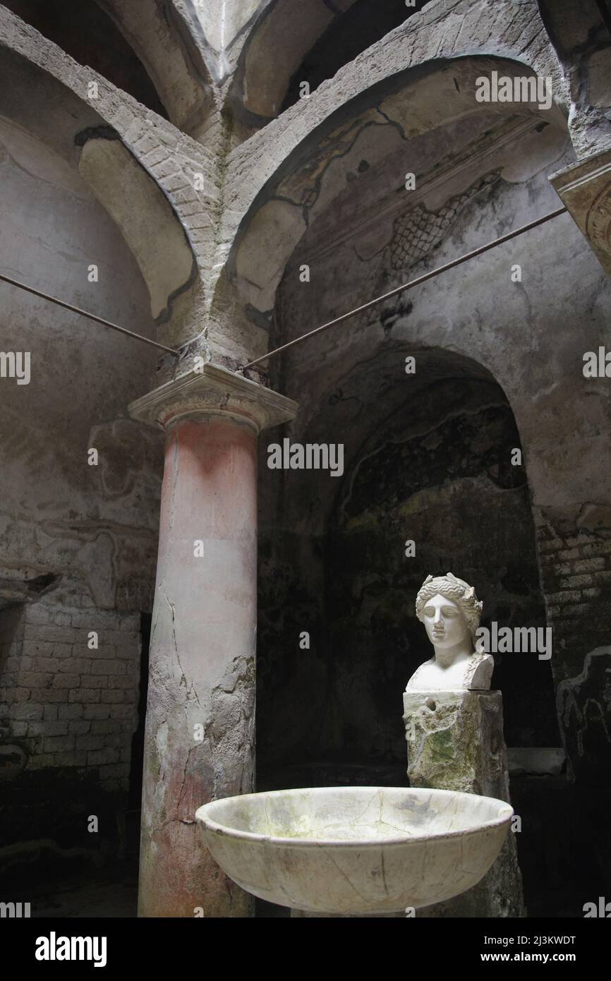 I resti delle terme pubbliche di Ercolano, nei pressi di Napoli; Ercolano, provincia Campania, Italia. Foto Stock