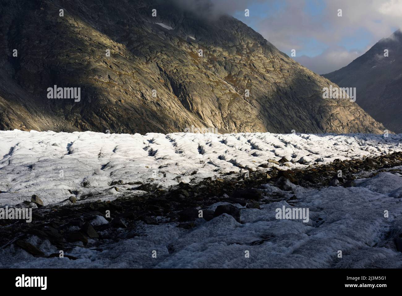 Il paesaggio del Ghiacciaio di Aletsch; Ghiacciaio di Aletsch, Fiesch, Svizzera. Foto Stock