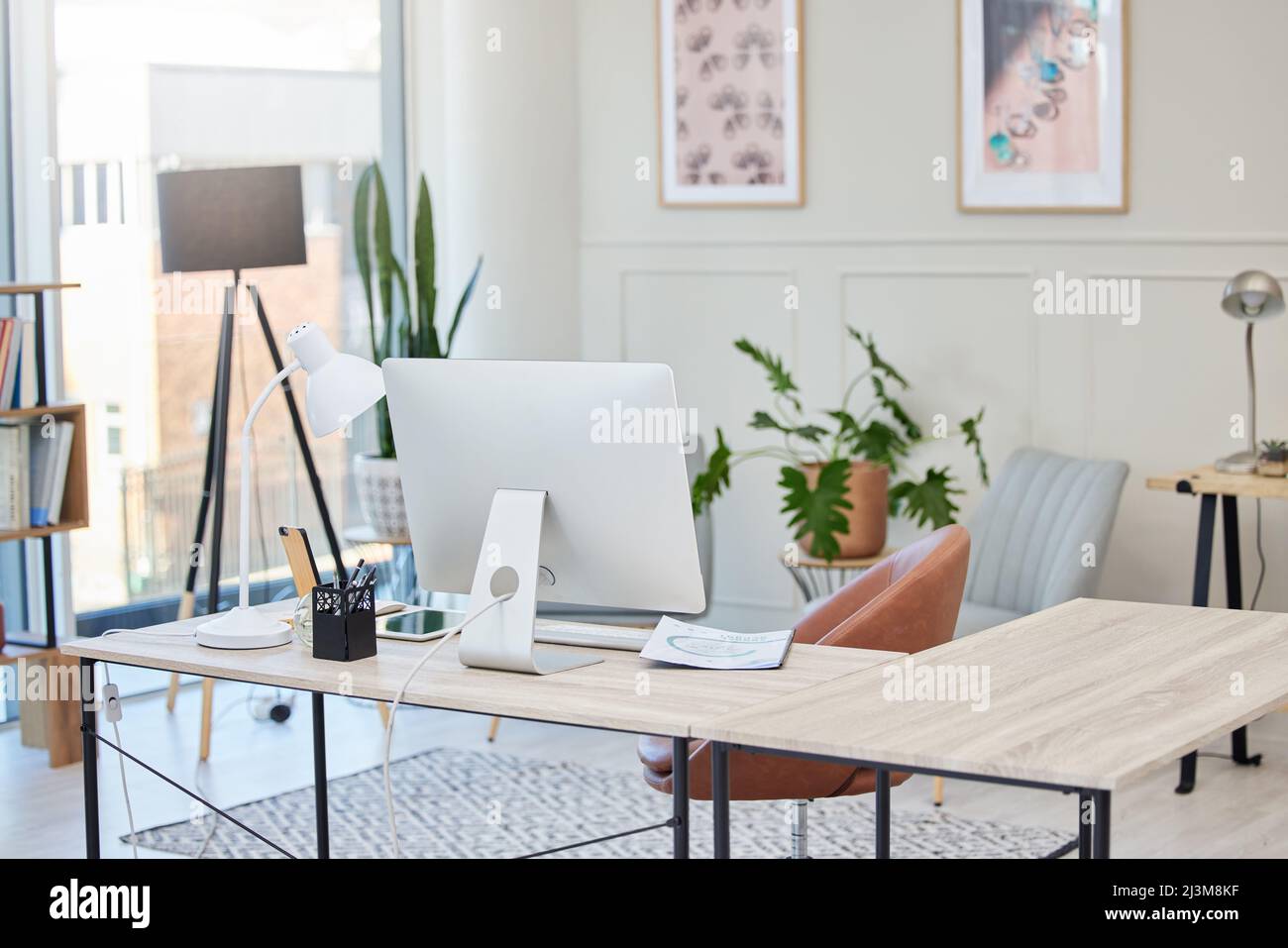 Il posto migliore per lavorare. Scatto di un ufficio vuoto al lavoro. Foto Stock