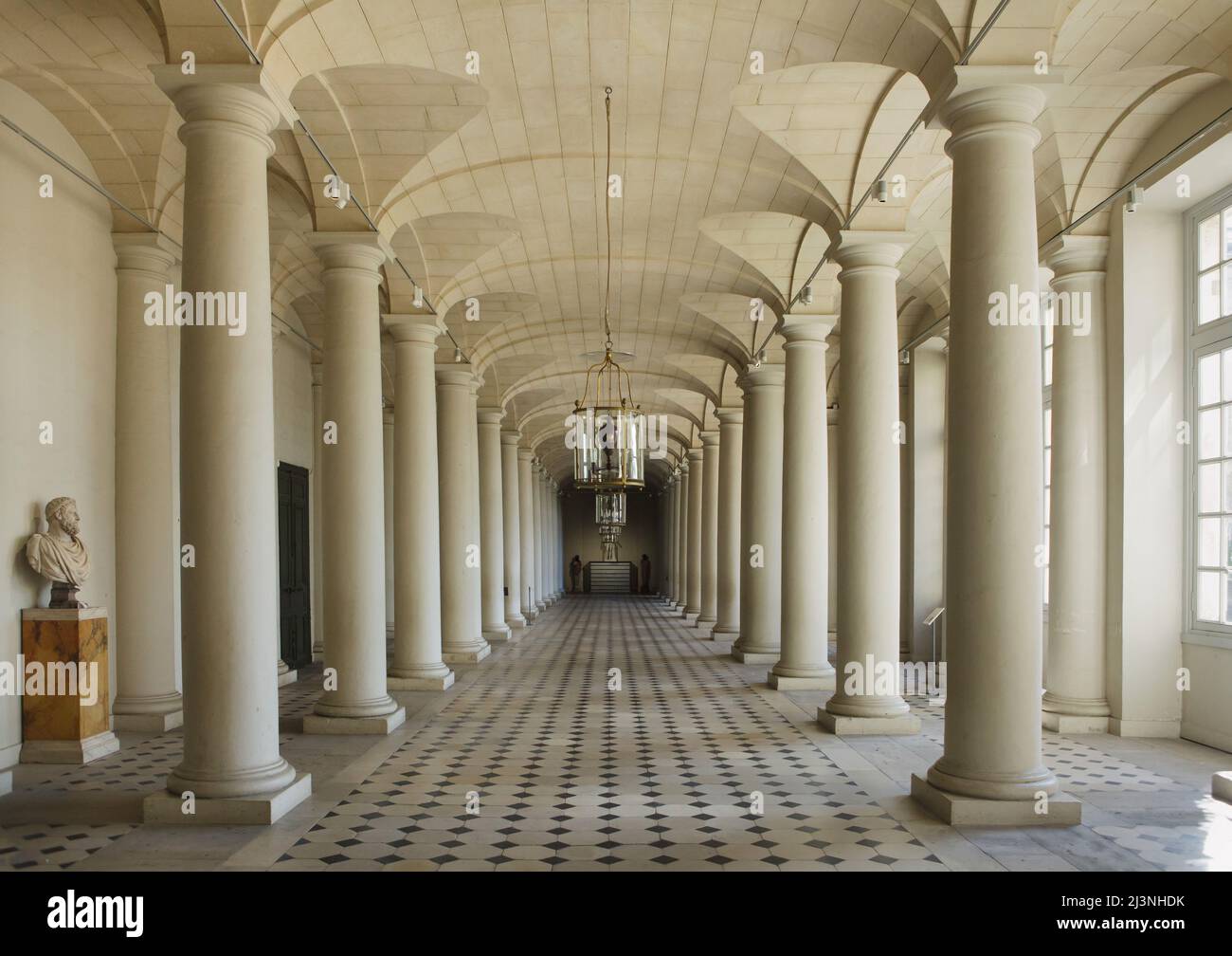Sala colonnata (Galerie des Colonnes) presso l'Château de Compiègne di Compiègne, Francia. Foto Stock