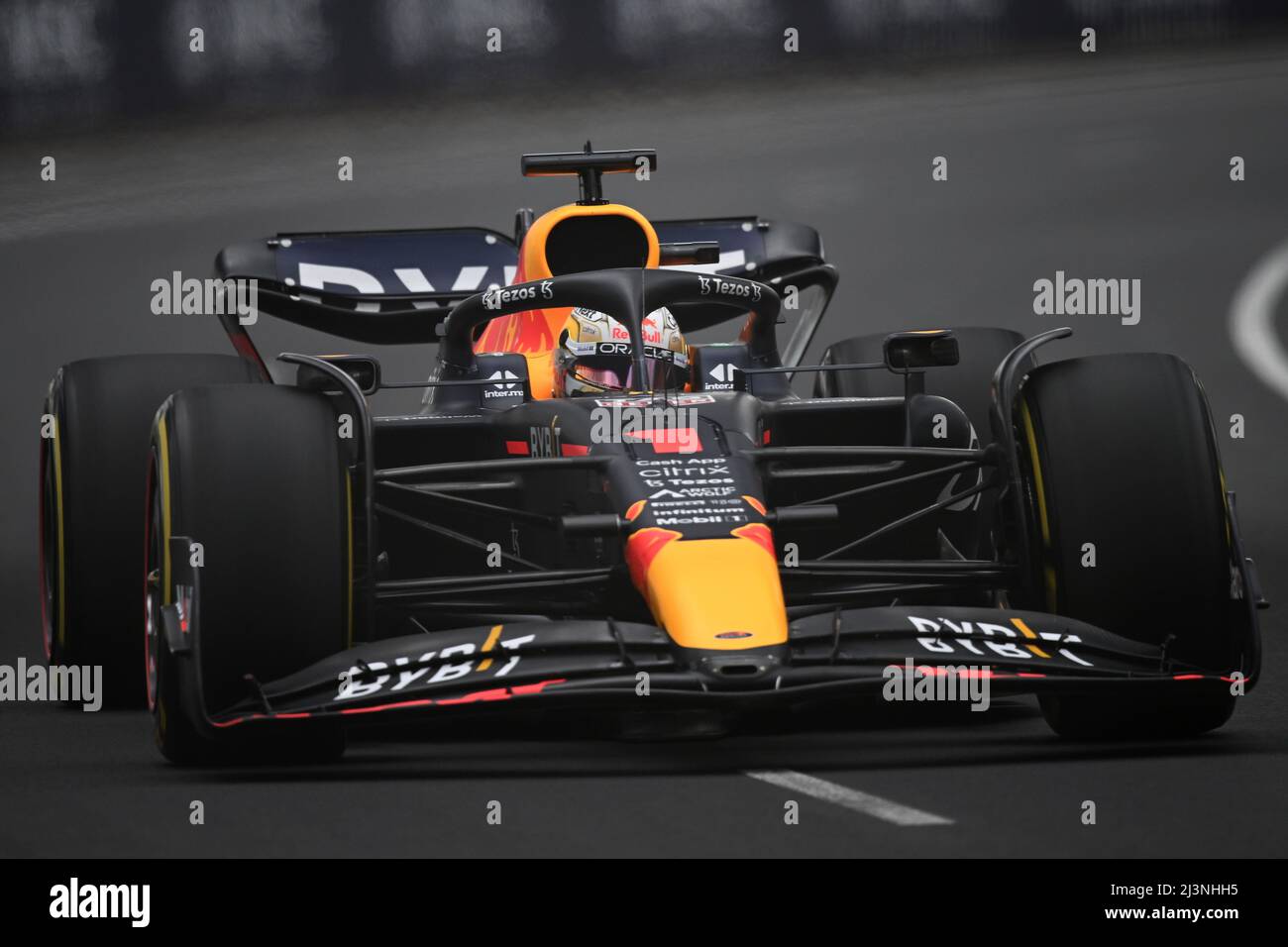 Albert Park, Melbourne, Australia. 9th Apr 2022. FIA Formula 1 Australian Grand Prix, Qualification Sessions; Max Verstappen dei Paesi Bassi guida il numero 1 di Oracle Red Bull Racing RB18 durante le prove Credit: Action Plus Sports/Alamy Live News Foto Stock