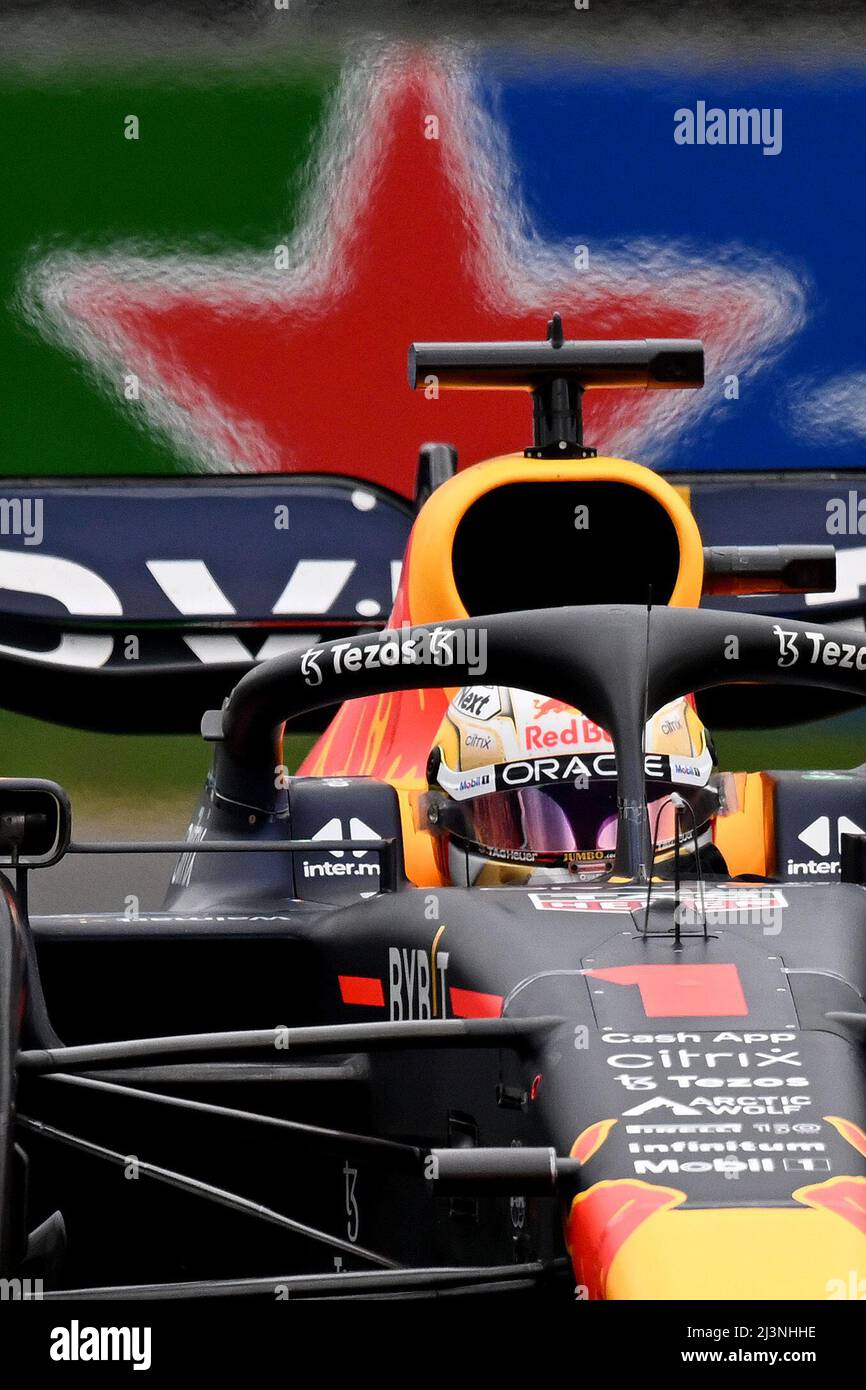 Albert Park, Melbourne, Australia. 9th Apr 2022. FIA Formula 1 Australian Grand Prix, Qualification Sessions; Max Verstappen dei Paesi Bassi guida il numero 1 di Oracle Red Bull Racing RB18 durante le prove Credit: Action Plus Sports/Alamy Live News Foto Stock