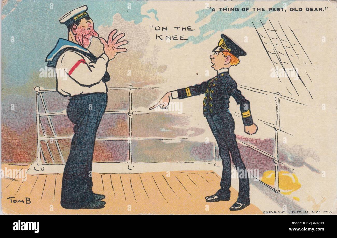 'Al ginocchio', 'Una cosa del passato, caro vecchio': Il marinaio che gli fa il naso all'autorità (un giovane, piccolo ufficiale), sul ponte di una nave. Cartoon di Tom Browne (1870-1910). La cartolina si riferisce ad un Mutinismo Navale a Portsmouth nel 1905. "Sul ginocchio" era un ordine usato dagli ufficiali per comandare gli uomini di inginocchiarsi quando si spara un'arma a braccia piccole, potrebbe anche essere usato come umiliazione. Nel 1905 un gruppo di stukers indisciplinati si rifiutò di inginocchiarsi quando ordinò sulla terra della sfilata e successivamente sradicato. Alcuni erano martialled della corte & un uomo, Edward Allen Moody è stato condannato a 5 anni di prigione, causando l'oltraggio pubblico. Foto Stock