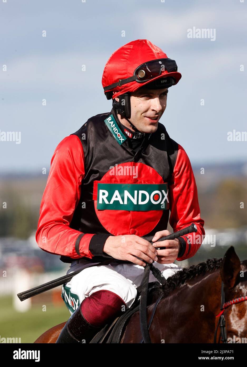 Ippodromo di Aintree. 9th Apr 2022. Aintree, Merseyside, Inghilterra: Grand National Festival, giorno 3: Aidan Coleman che ha cavalcato Sam Brown (GB) alla vittoria in questo pomeriggio Betway handicap Steeple Chase credito: Azione Plus Sport/Alamy Live News Foto Stock