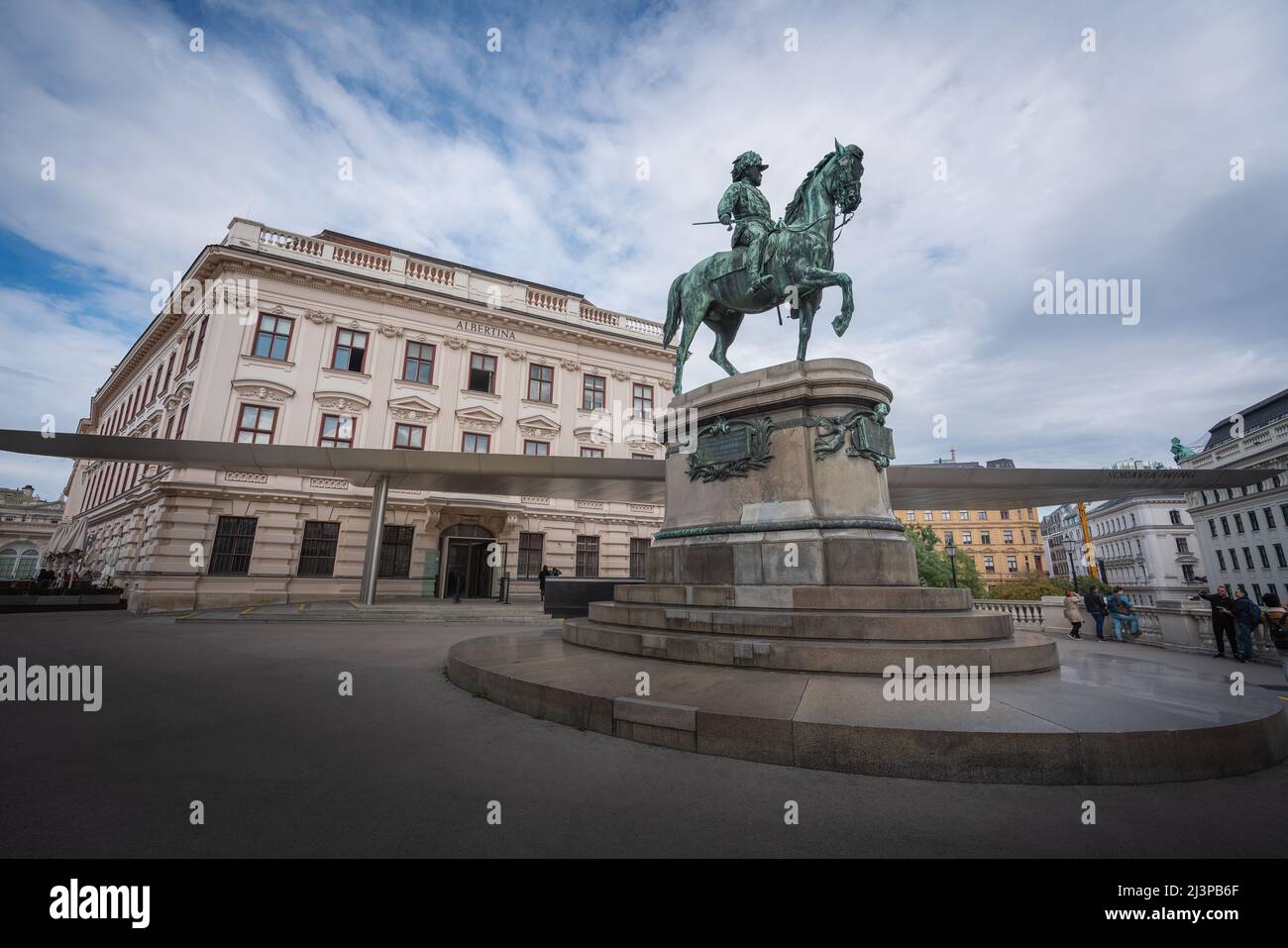 Monumento dell'Arciduca Albrecht di fronte al Museo Albertina - Vienna, Austria Foto Stock