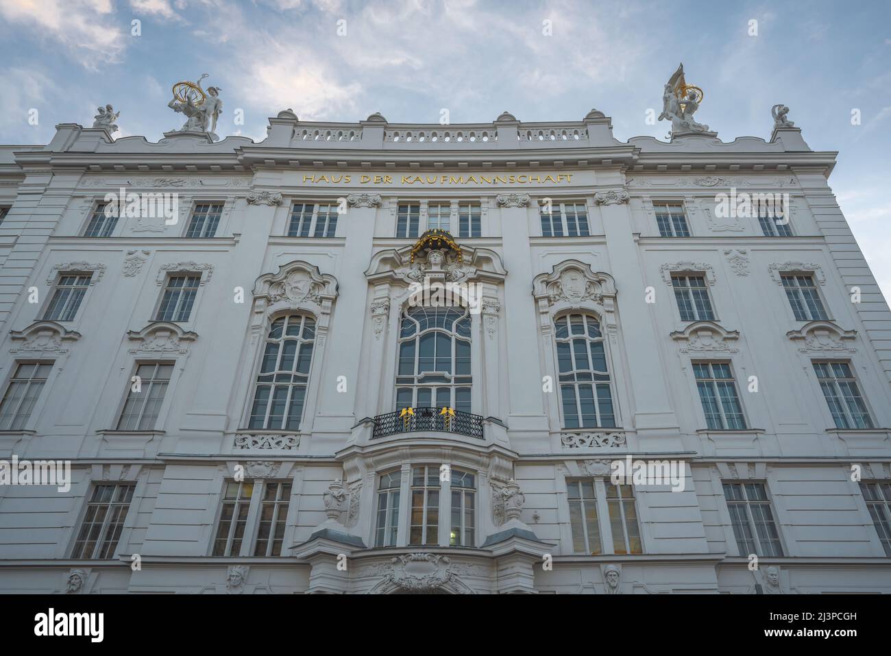 Casa dei commercianti (Haus der Wiener Kaufmannschaft) edificio - Vienna, Austria Foto Stock