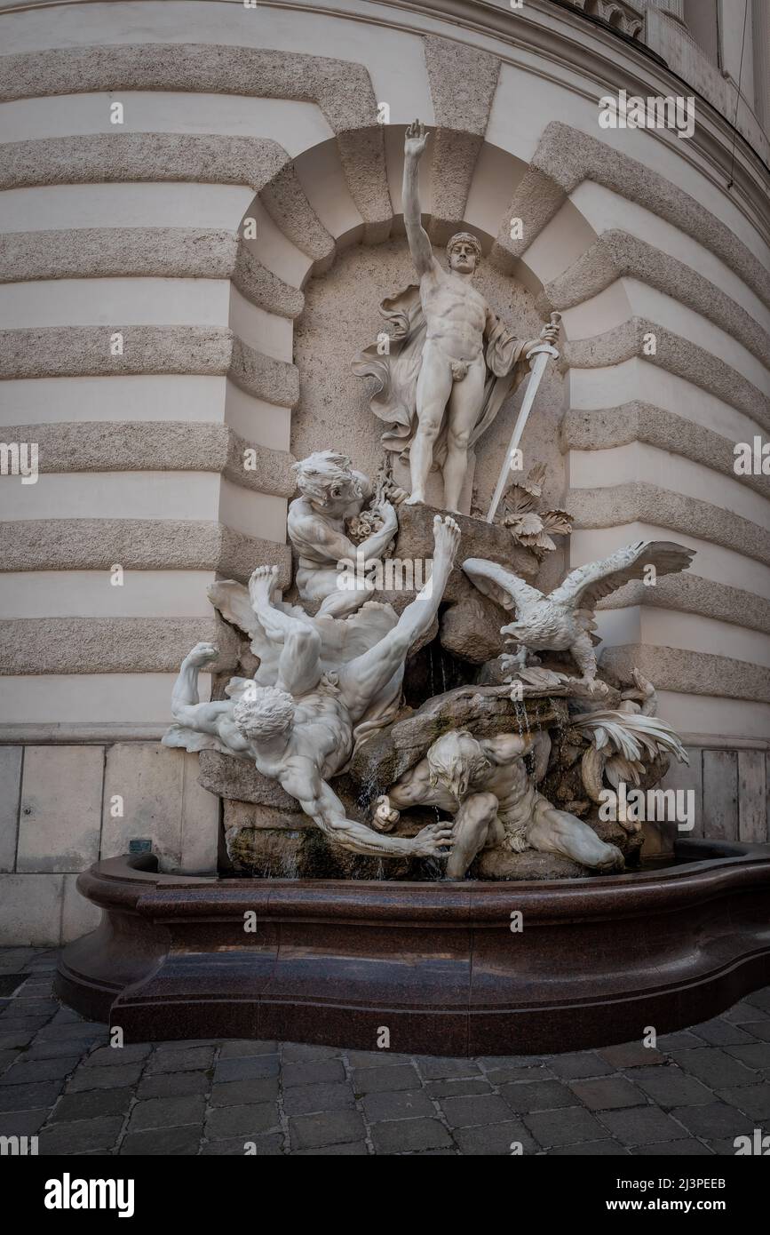 Power on Land (Macht zu Lande) Fontana in Piazza San Michele di Edmund von Hellmer, 1897 - Vienna, Austria Foto Stock