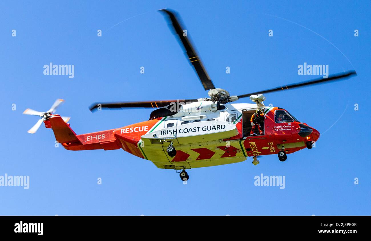 Irish Coast Guard Sikorsky S-92 Elicottero con ascensore medio Foto Stock