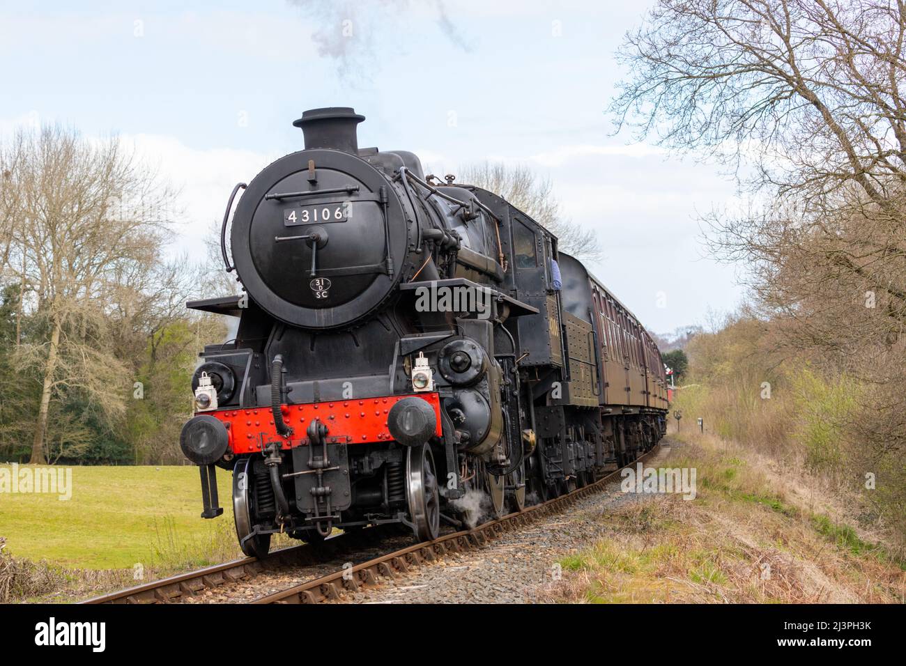 Treno a vapore 43106 sulla Severn Valley Railway a Hampton Loade in Shropshire, Regno Unito Foto Stock