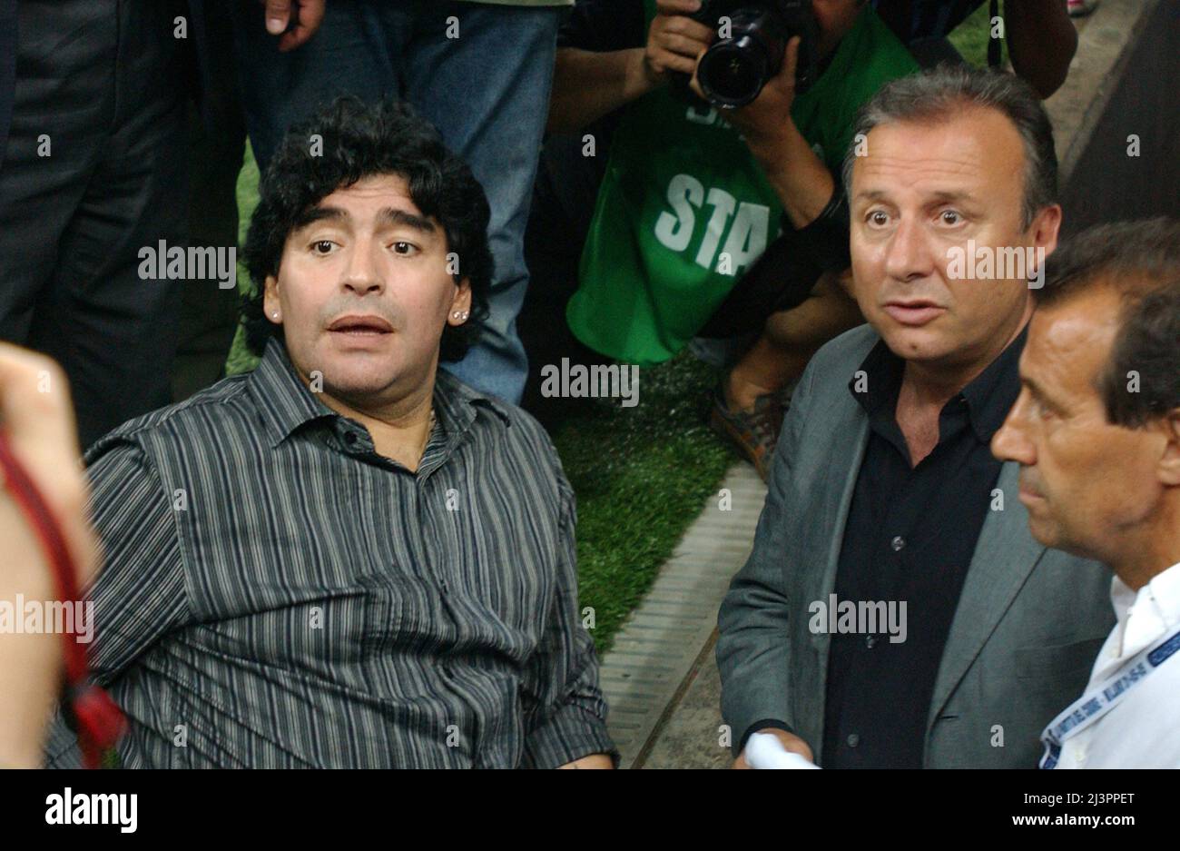 Milano Italia 2005-05-31, Stadio San Siro , Diego Maradona, 'Partita del cuore', incontro di beneficenza tra il National Singers vs Golden Team for Children Foto Stock