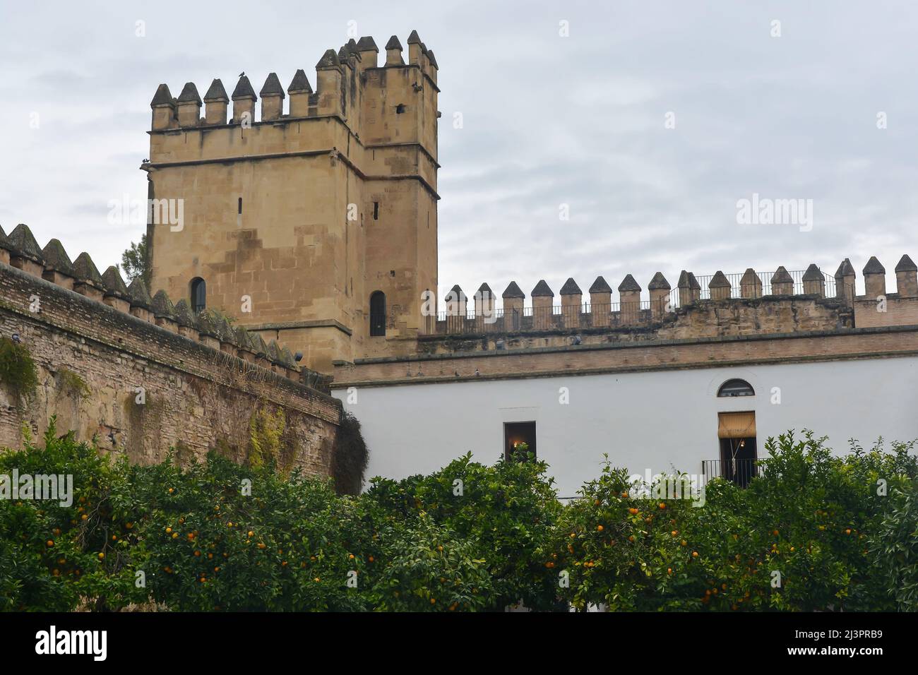 L'Alcazar dei Re Cristiani a Cordoba. Attrazioni turistiche, parco medievale e fortezza in spagnolo Cordoba. Foto Stock