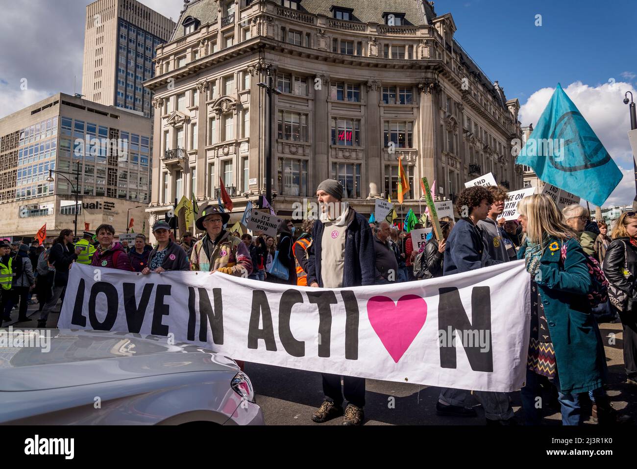 Blocco stradale, non saremo spettatori, una protesta della ribellione di estinzione che combatte per la giustizia climatica, nel centro di Londra, 09.04.2022, Londra, Inghilterra, REGNO UNITO Foto Stock