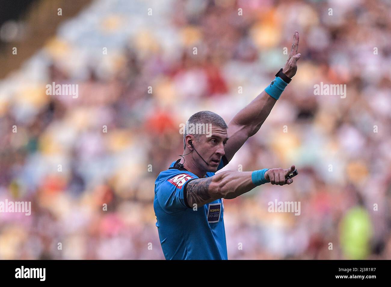 Rio de Janeiro, Brasile. 09th Apr 2022. RJ - Rio de Janeiro - 04/09/2022 - BRASILIANO A 2022, FLUMINENSE X SANTOS - Referee Anderson Daronco durante una partita tra Fluminense e Santos allo stadio Maracana per il campionato brasiliano A 2022. Foto: Thiago Ribeiro/AGIF Credit: AGIF/Alamy Live News Foto Stock