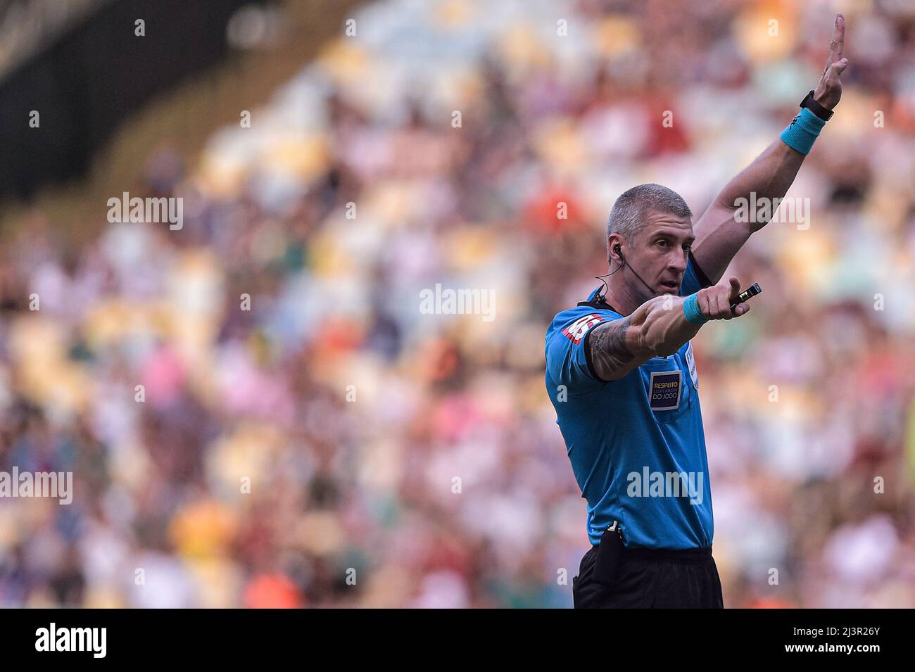Rio de Janeiro, Brasile. 09th Apr 2022. RJ - Rio de Janeiro - 04/09/2022 - BRASILIANO A 2022, FLUMINENSE X SANTOS - Referee Anderson Daronco durante una partita tra Fluminense e Santos allo stadio Maracana per il campionato brasiliano A 2022. Foto: Thiago Ribeiro/AGIF/Sipa USA Credit: Sipa USA/Alamy Live News Foto Stock