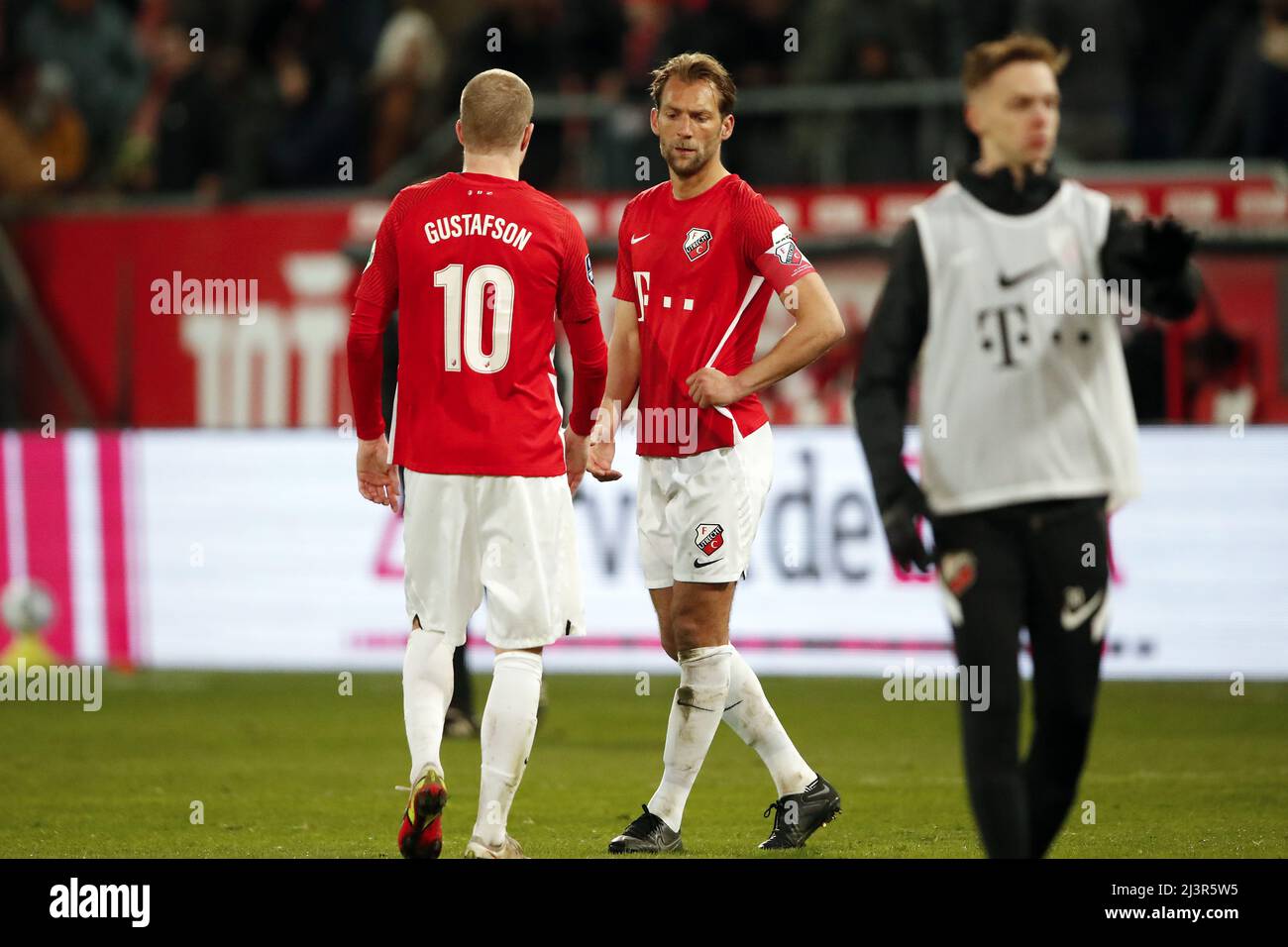 UTRECHT - (lr) Simon Gustafson del FC Utrecht, Willem Janssen del FC Utrecht durante la partita olandese Eredivie tra il FC Utrecht e Fortuna Sittard allo Stadion Galgenwaard il 9 aprile 2022 a Utrecht, Paesi Bassi. ANP BART STOUTJEDIJK Foto Stock